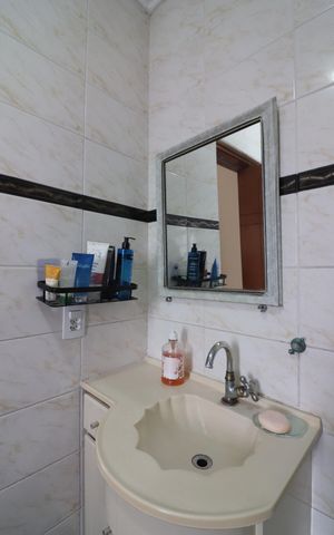 Casa à venda com 242m², 3 quartos e 5 vagasQuarto 1 - Suíte Banheiro 