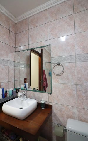 Casa à venda com 242m², 3 quartos e 5 vagasBanheiro Social