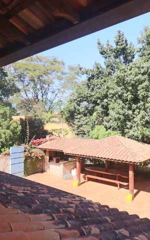 Casa de condomínio para alugar com 2000m², 3 quartos e 1 vaga Casa de condomínio para alugar com 2000m², 3 quartos e 1 vagaSacada