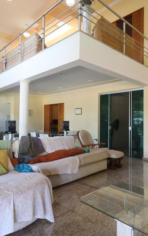 Casa de condomínio para alugar com 2000m², 3 quartos e 1 vaga Casa de condomínio para alugar com 2000m², 3 quartos e 1 vagaSala