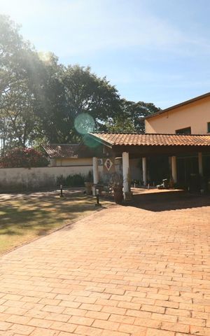 Casa de condomínio para alugar com 2000m², 3 quartos e 1 vaga Casa de condomínio para alugar com 2000m², 3 quartos e 1 vagaEntrada