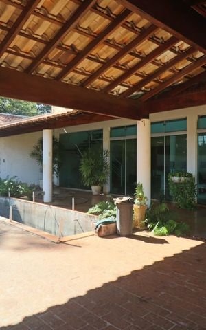 Casa de condomínio para alugar com 2000m², 3 quartos e 1 vaga Casa de condomínio para alugar com 2000m², 3 quartos e 1 vagaVaranda