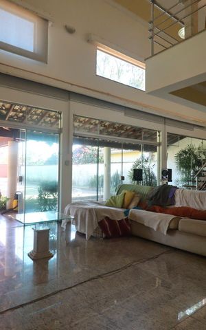 Casa de condomínio para alugar com 2000m², 3 quartos e 1 vaga Casa de condomínio para alugar com 2000m², 3 quartos e 1 vagaSala