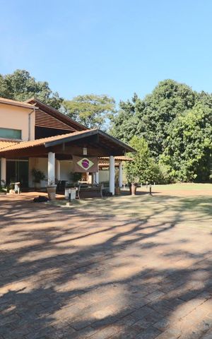 Casa de condomínio para alugar com 2000m², 3 quartos e 1 vaga Casa de condomínio para alugar com 2000m², 3 quartos e 1 vagaÁrea externa