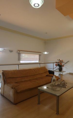 Casa de condomínio para alugar com 2000m², 3 quartos e 1 vaga Casa de condomínio para alugar com 2000m², 3 quartos e 1 vagaMezanino
