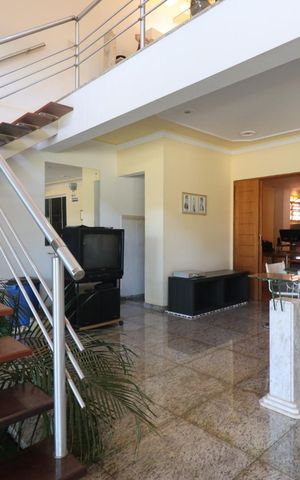 Casa de condomínio para alugar com 2000m², 3 quartos e 1 vaga Casa de condomínio para alugar com 2000m², 3 quartos e 1 vagaSala