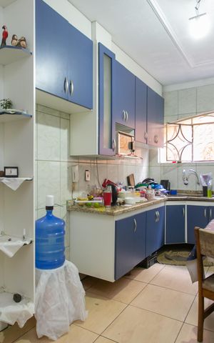 Casa à venda com 200m², 3 quartos e 4 vagas Casa à venda com 200m², 3 quartos e 4 vagasCozinha
