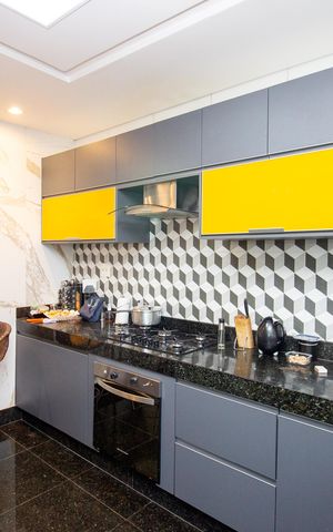 Casa de condomínio à venda com 240m², 3 quartos e 4 vagas Casa de condomínio à venda com 240m², 3 quartos e 4 vagasCozinha e Área de Serviço