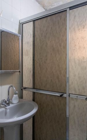 Casa à venda com 241m², 4 quartos e 2 vagasBanheiro