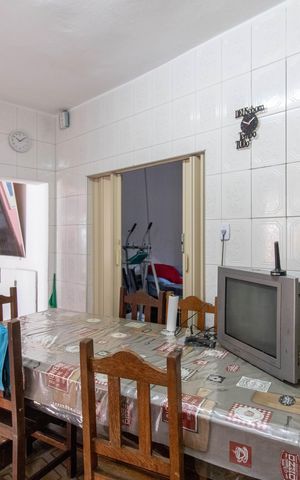 Casa à venda com 241m², 4 quartos e 2 vagasCozinha