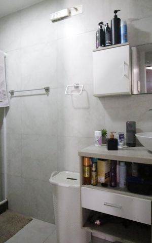Casa à venda com 90m², 3 quartos e 1 vagaBanheiro