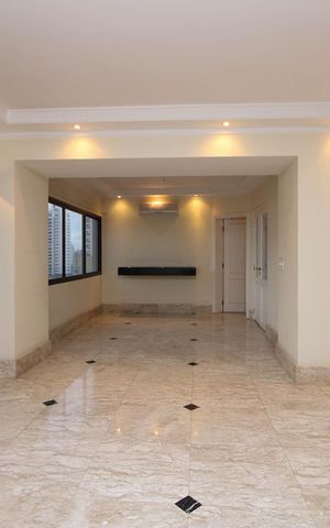 Apartamento à venda com 280m², 5 quartos e 4 vagas Apartamento à venda com 280m², 5 quartos e 4 vagasSala