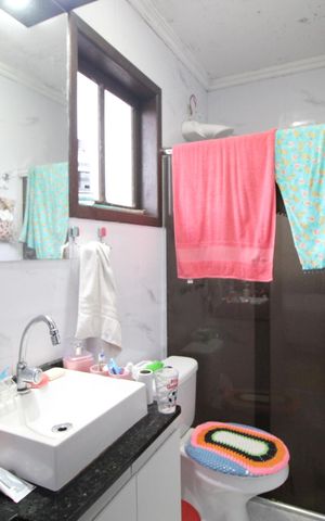 Casa à venda com 170m², 3 quartos e 3 vagasBanheiro da Suíte 1