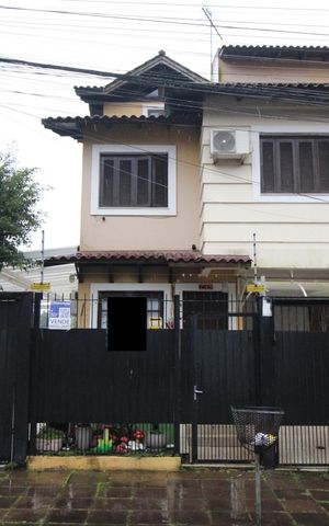 Casa à venda com 170m², 3 quartos e 3 vagasFachada