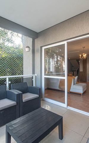 Casa para alugar com 298m², 3 quartos e 4 vagas Casa para alugar com 298m², 3 quartos e 4 vagasVaranda