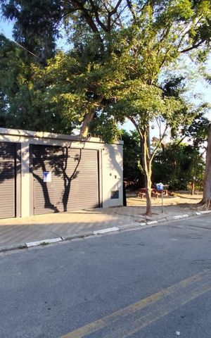 Casa para alugar com 298m², 3 quartos e 4 vagas Casa para alugar com 298m², 3 quartos e 4 vagasFachada