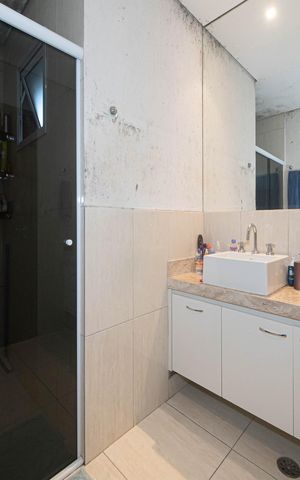 Casa para alugar com 298m², 3 quartos e 4 vagas Casa para alugar com 298m², 3 quartos e 4 vagasBanheiro da Suite