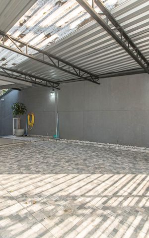 Casa para alugar com 298m², 3 quartos e 4 vagas Casa para alugar com 298m², 3 quartos e 4 vagasGaragem
