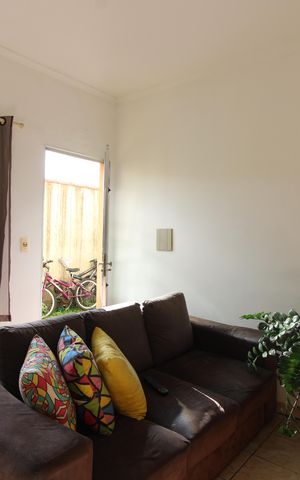 Casa de condomínio à venda com 65m², 2 quartos e 1 vagaSala