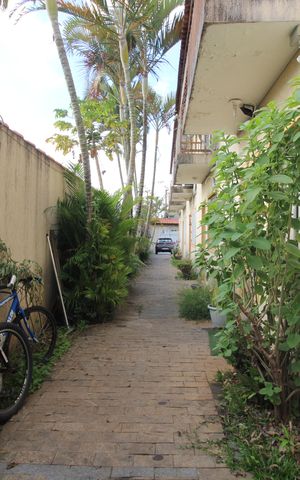 Casa de condomínio à venda com 65m², 2 quartos e 1 vagacorredor lateral / frente
