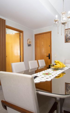 Apartamento à venda com 140m², 3 quartos e 1 vaga Apartamento à venda com 140m², 3 quartos e 1 vagaSala