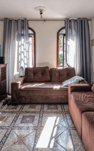 Casa à venda com 270m², 4 quartos e 4 vagas