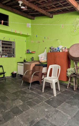 Casa à venda com 270m², 4 quartos e 4 vagas