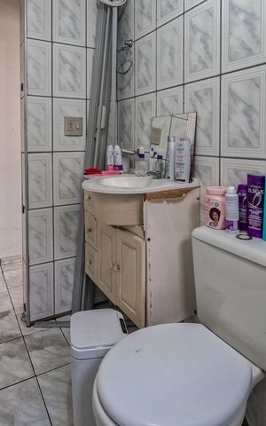Casa à venda com 270m², 4 quartos e 4 vagas