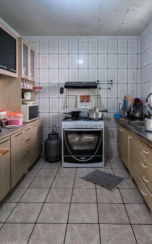 Casa à venda com 270m², 4 quartos e 4 vagas