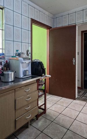 Casa à venda com 270m², 4 quartos e 4 vagas