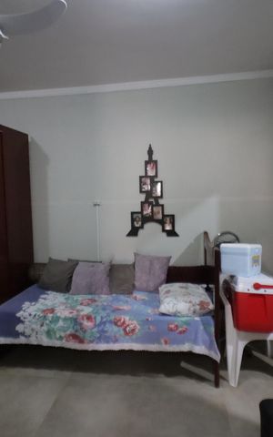 Casa à venda com 250m², 3 quartos e 4 vagasQuarto de Serviço