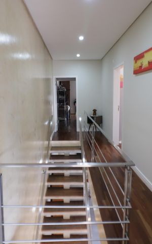 Casa à venda com 250m², 3 quartos e 4 vagasCorredor
