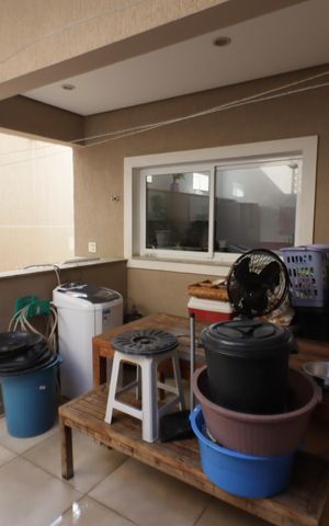Casa à venda com 250m², 3 quartos e 4 vagasÁrea de Serviço