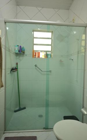 Casa à venda com 274m², 2 quartos e 3 vagasBanheiro 