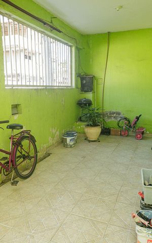 Casa à venda com 300m², 3 quartos e 3 vagas Casa à venda com 300m², 3 quartos e 3 vagasVaranda 2