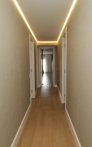 Apartamento à venda com 400m², 4 quartos e 5 vagasCorredor de acesso