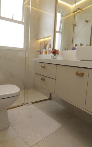 Apartamento à venda com 400m², 4 quartos e 5 vagasBanheiro da Suíte 1