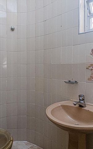 Casa à venda com 205m², 3 quartos e 3 vagas Casa à venda com 205m², 3 quartos e 3 vagaslavabo_1