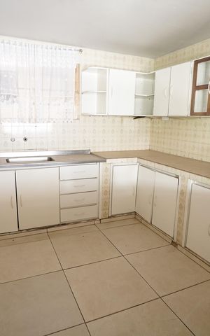 Casa para alugar com 285m², 4 quartos e sem vaga
