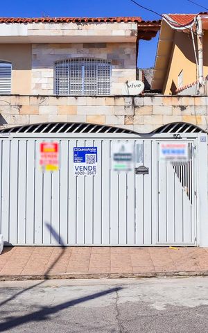 Casa à venda com 155m², 3 quartos e 2 vagasFachada