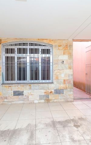 Casa à venda com 155m², 3 quartos e 2 vagasGaragem
