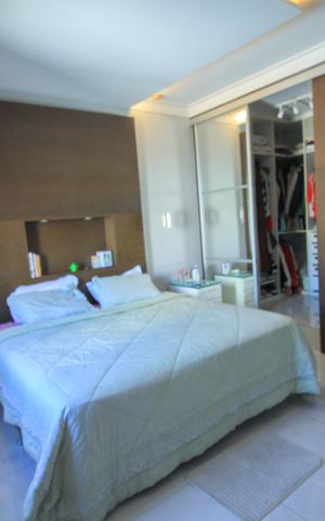 Casa à venda com 330m², 4 quartos e 3 vagas