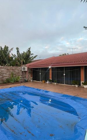 Casa à venda com 390m², 5 quartos e 2 vagas