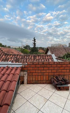 Casa à venda com 390m², 5 quartos e 2 vagas
