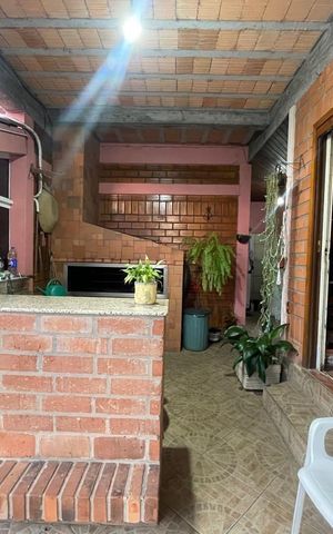 Casa à venda com 390m², 5 quartos e 2 vagas