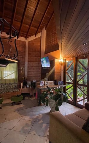 Casa à venda com 390m², 5 quartos e 2 vagas