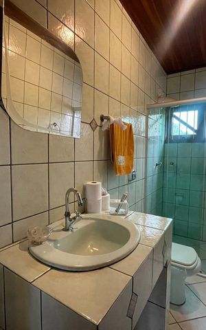 Casa à venda com 390m², 5 quartos e 2 vagas