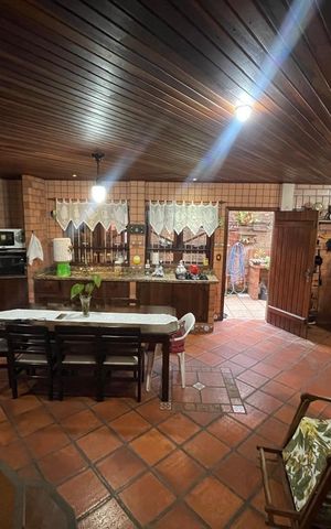 Casa à venda com 390m², 5 quartos e 2 vagas