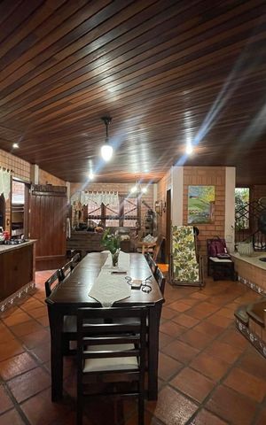 Casa à venda com 390m², 5 quartos e 2 vagas