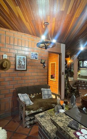 Casa à venda com 390m², 5 quartos e 2 vagas